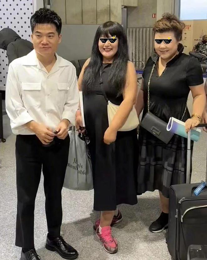 贾乃亮奥运会开幕式助威被淋透！董宇辉现身巴黎国外粉丝激动万分(图8)