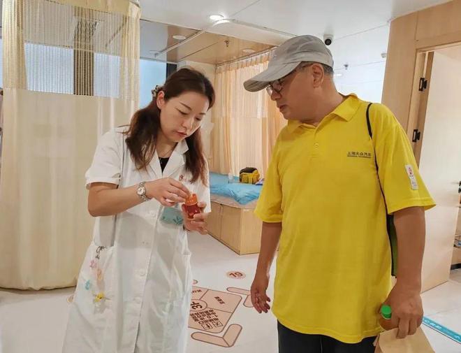 市民代表走进这家示范性社区康复中心……(图3)