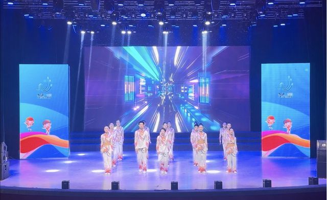 南溪区桂溪中学健美操队荣获南溪区第十六届健身健美操比赛一等奖(图2)