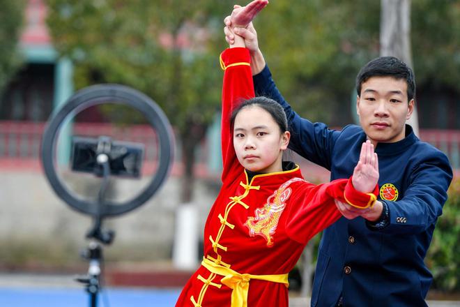 2022年产业观察丨线上线下深度融合健身行业步入新时代(图1)