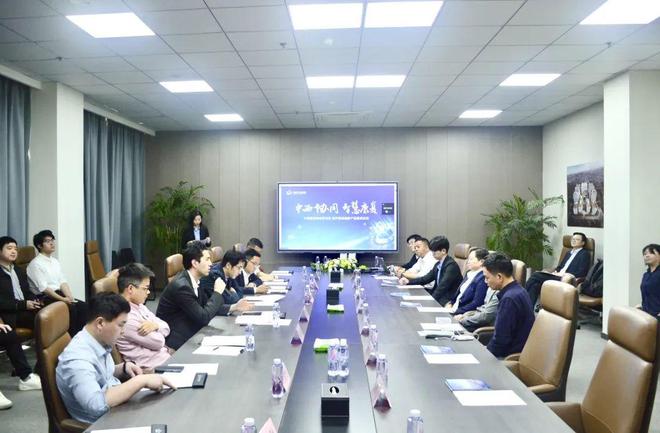 “中西协同·智慧康复”医疗器械创新产品路演在华漕举行(图1)