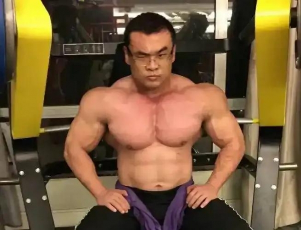 38岁健美选手刘一阳去世！疑因心梗猝死是大学副教授(图3)