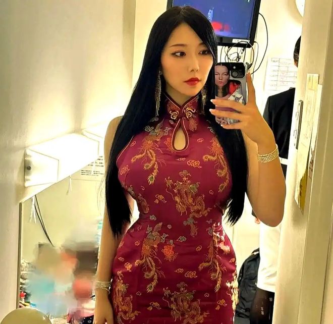 从“胖女孩”到暗黑界励志女神：七海蒂娜的璀璨逆袭之路(图4)