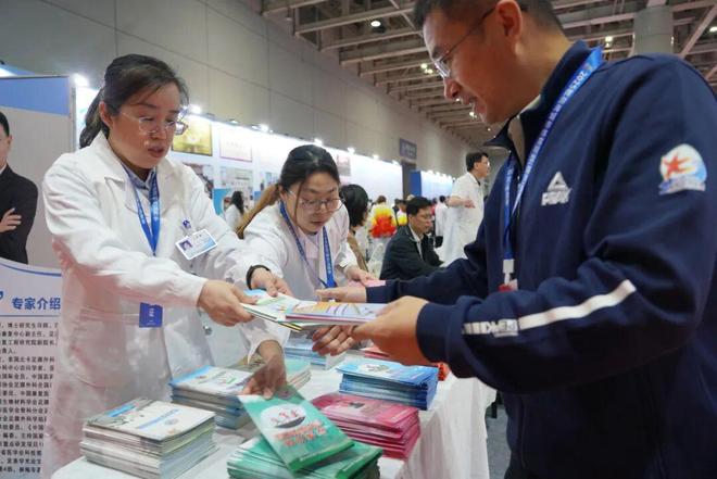 山海交响奏华章体育消费启新程——2025黄渤海城市体育联盟（烟台）消费季盛大启幕(图6)