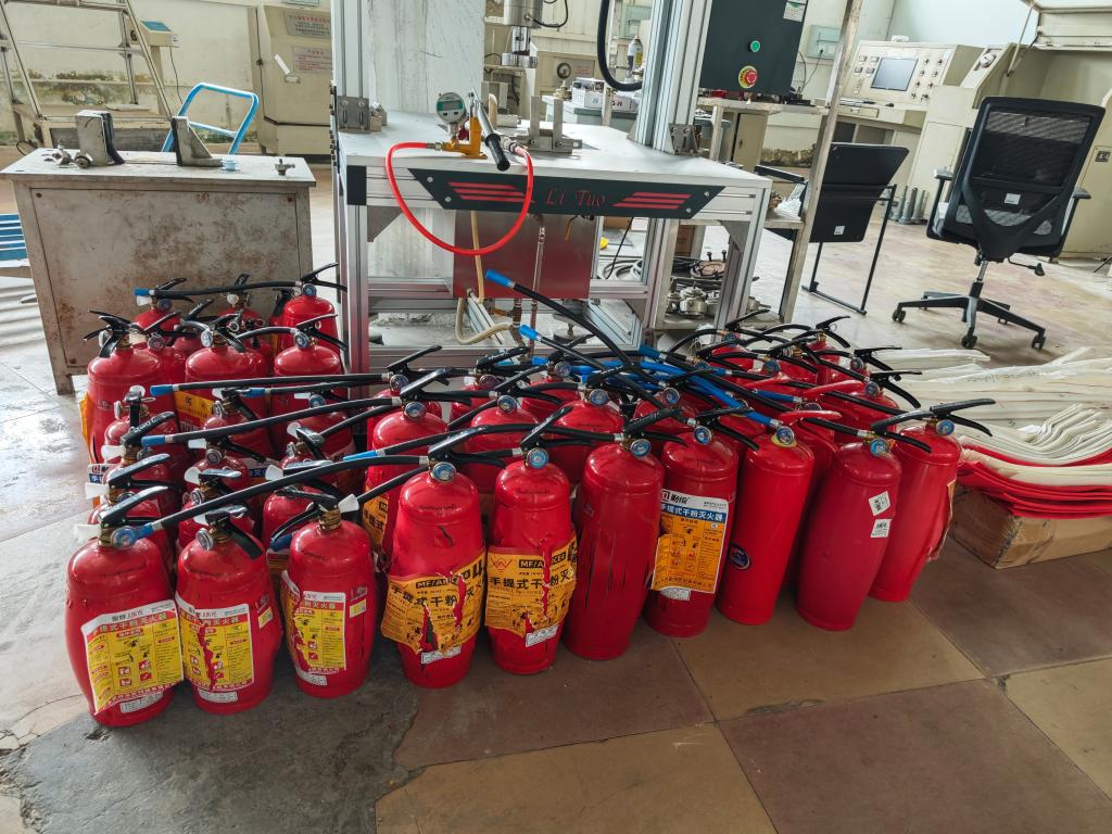 “救命器材”竟成“摆设”不合格消防产品何以流入市场？(图2)