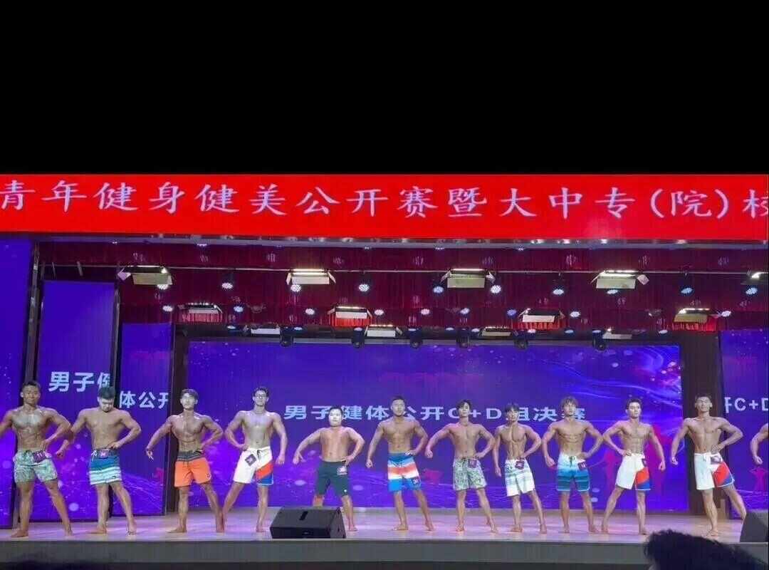 爆火刷屏！健美比赛混入175斤“小胖子”圆滚滚的肚子引热议；本人回应：做健身行业9年吃得多练得少心态好(图2)