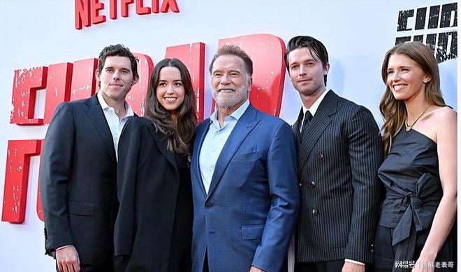 施瓦辛格28岁私生子参赛健美赛亲妈是保姆网友：长一样！(图7)