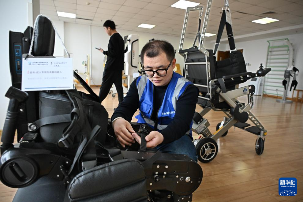 山东青岛：场景训练赋能康养机器人走进现实生活(图3)