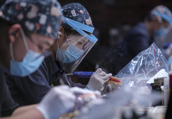 业界标杆极简口腔：以专业实力回应北京种植牙哪家医院好(图6)